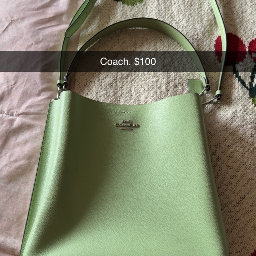 Coach Green Leather Shoulder Bag with Modern Design